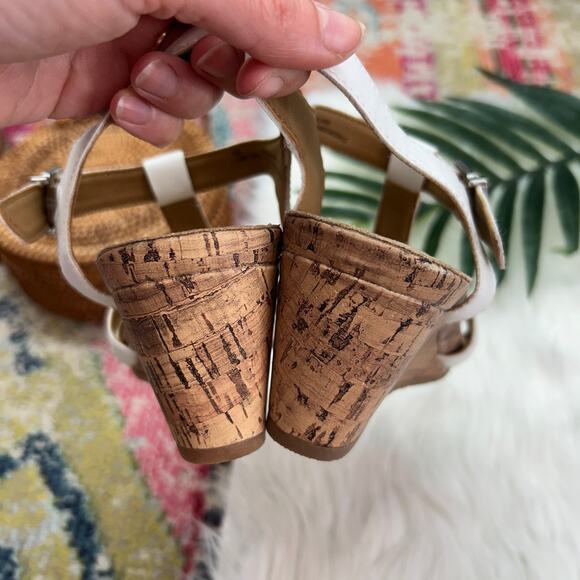 BOC Born White Ankle Strap Strappy Cork Wedge Sandal 8 - Picture 7 of 9